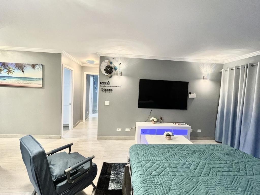 Waikiki Condo 2 Bedrooms 2 Bathrooms With 1 Free Parking Space Honolulu Bagian luar foto