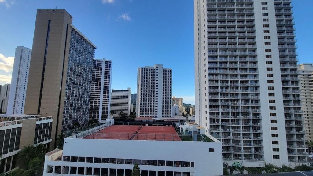 Waikiki Condo 2 Bedrooms 2 Bathrooms With 1 Free Parking Space Honolulu Bagian luar foto