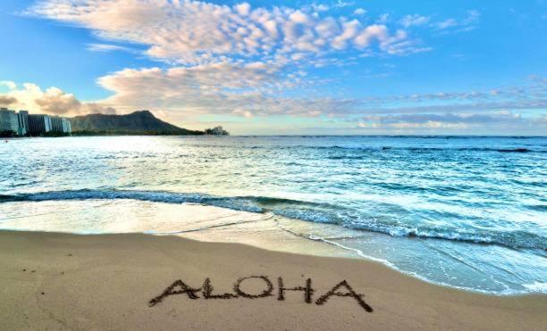 Waikiki Condo 2 Bedrooms 2 Bathrooms With 1 Free Parking Space Honolulu Bagian luar foto