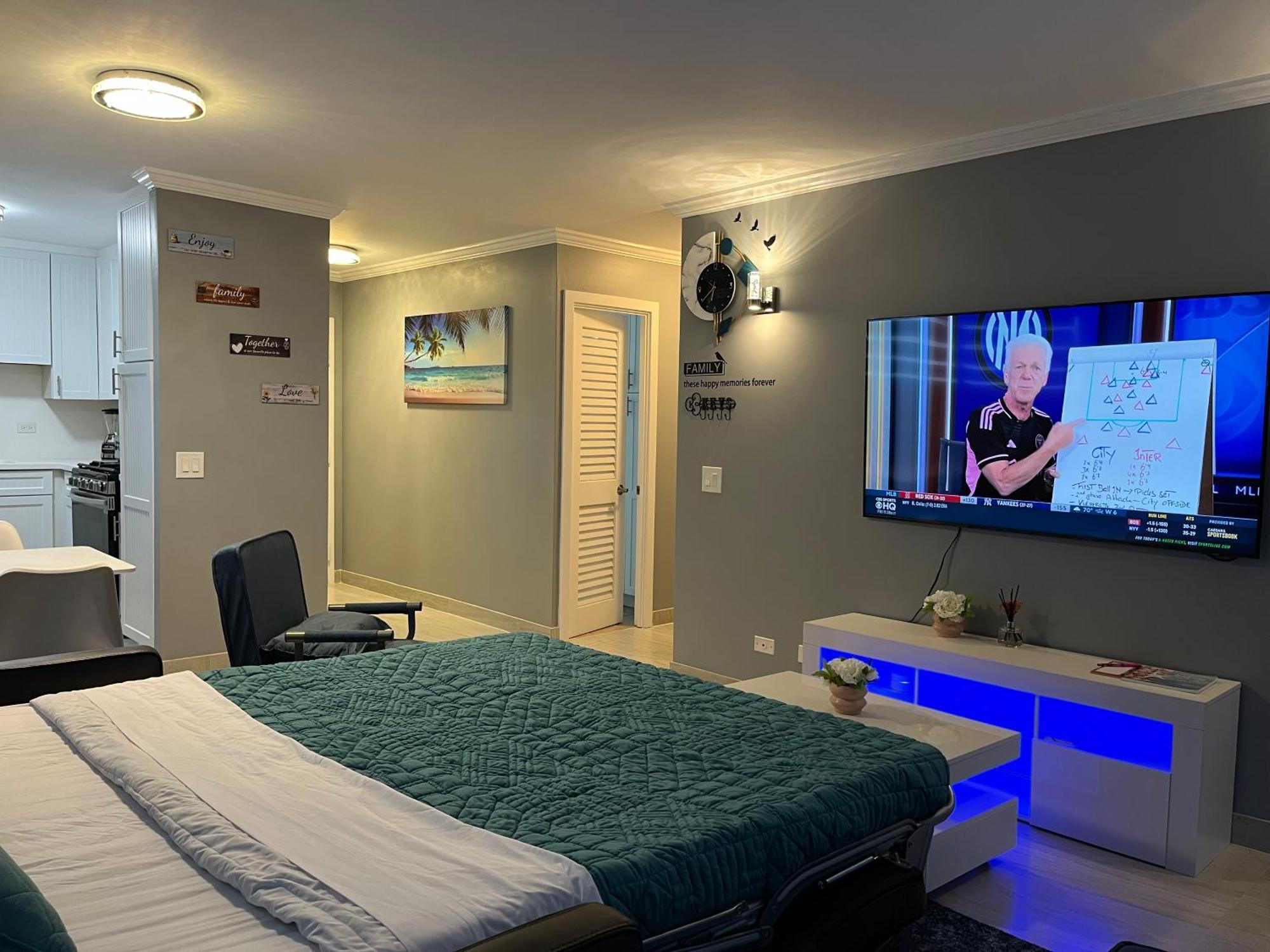Waikiki Condo 2 Bedrooms 2 Bathrooms With 1 Free Parking Space Honolulu Bagian luar foto